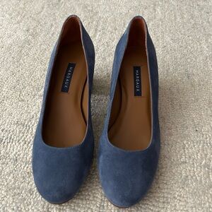 Margaux Classic Light Blue Suede Heels
Never worn
Size 38 W